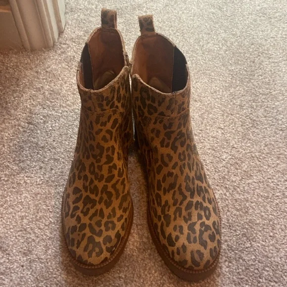 Women’s Lucky Brand boots, size 7, only worn a few times - Picture 1 of 2